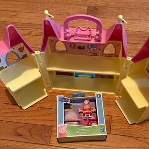 Peppa Pig Pink and Yellow Playhouse Set